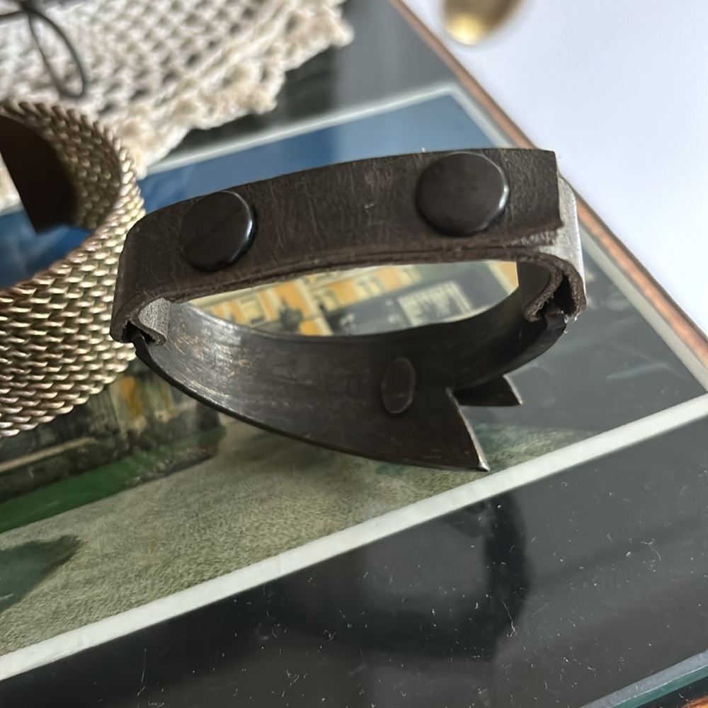 Bracelets - Picture 2 of 3